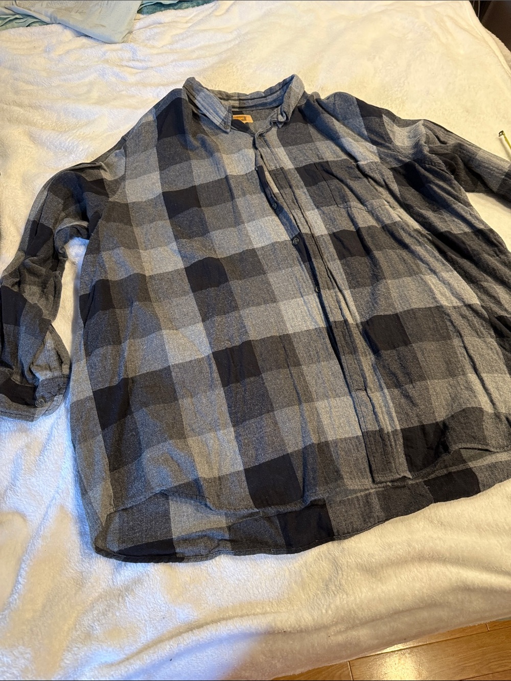 Gray & Black Plaid Button-Down Flannel Shirt